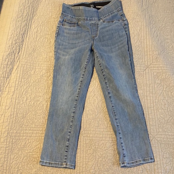 Soft gorgeous pull on capri. - Picture 1 of 3